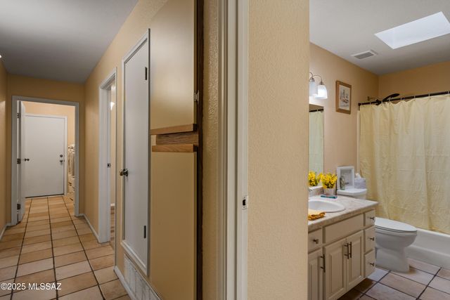 6850 N De Chelly Loop, Tucson, AZ 85741