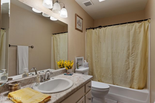 6850 N De Chelly Loop, Tucson, AZ 85741