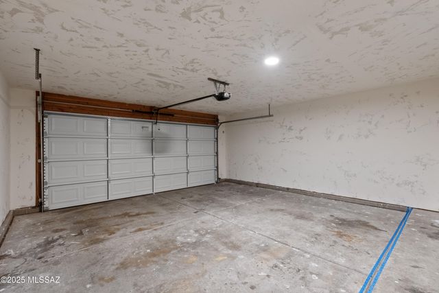 6850 N De Chelly Loop, Tucson, AZ 85741