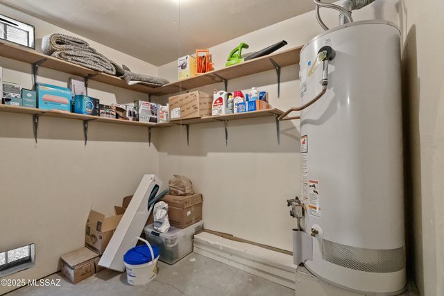 6850 N De Chelly Loop, Tucson, AZ 85741