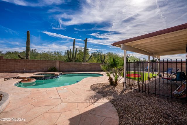 6850 N De Chelly Loop, Tucson, AZ 85741