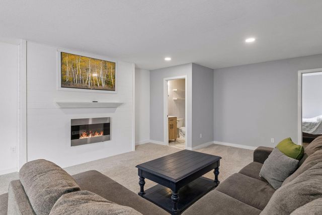 17061 Doppler Lane, Lakeville, MN 55044