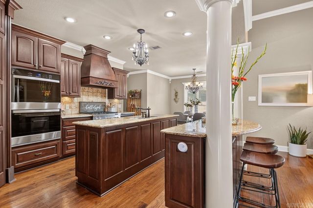 124 Lake Valley Dr, Maumelle, AR 72113