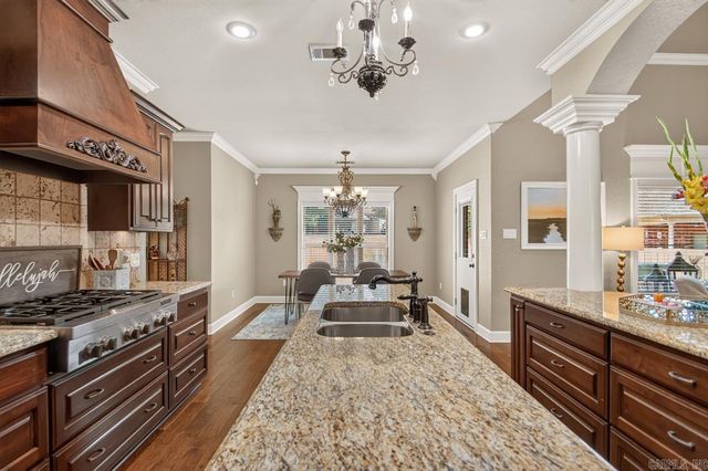 124 Lake Valley Dr, Maumelle, AR 72113