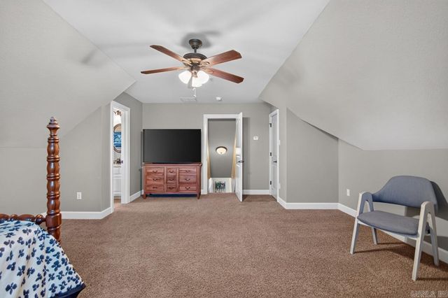124 Lake Valley Dr, Maumelle, AR 72113
