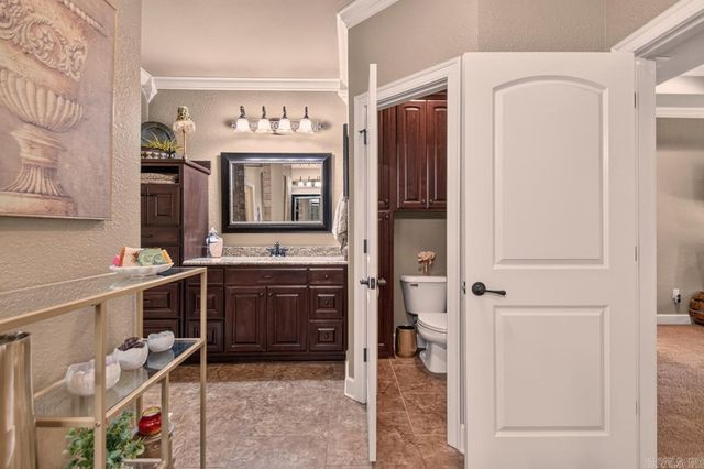 124 Lake Valley Dr, Maumelle, AR 72113