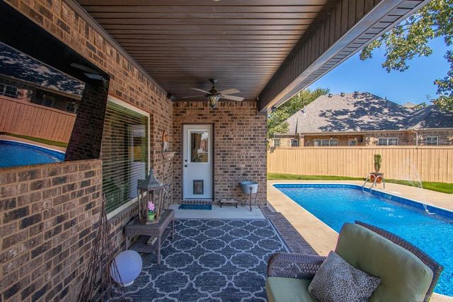 124 Lake Valley Dr, Maumelle, AR 72113