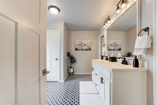 15924 Flat Hill Lane, Oklahoma City, OK 73170