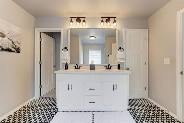 15924 Flat Hill Lane, Oklahoma City, OK 73170