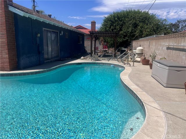 543 N Pampas, Rialto, CA 92376