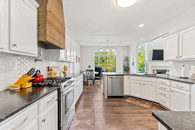 12938 ARBORETUM Drive, Belvidere, IL 61008