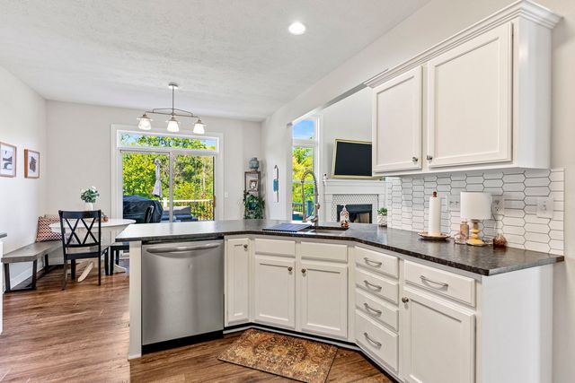 12938 ARBORETUM Drive, Belvidere, IL 61008