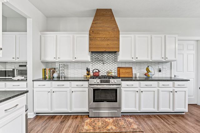 12938 ARBORETUM Drive, Belvidere, IL 61008