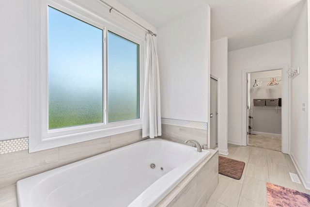 12938 ARBORETUM Drive, Belvidere, IL 61008