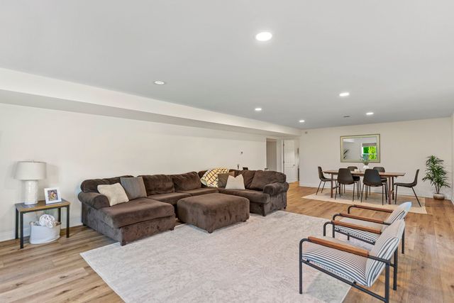 12938 ARBORETUM Drive, Belvidere, IL 61008