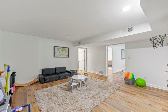 12938 ARBORETUM Drive, Belvidere, IL 61008