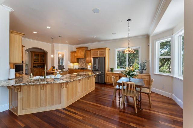 7500 Autumn Wind Ct, Newcastle, CA 95658