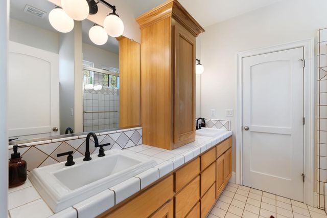 7500 Autumn Wind Ct, Newcastle, CA 95658