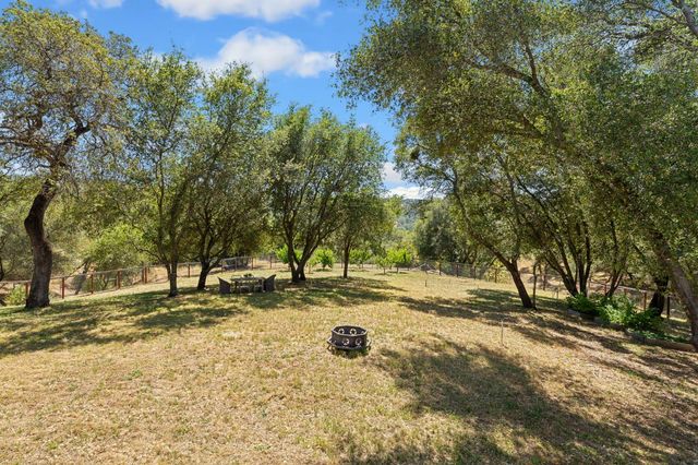 7500 Autumn Wind Ct, Newcastle, CA 95658