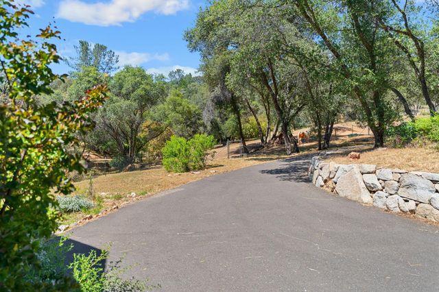 7500 Autumn Wind Ct, Newcastle, CA 95658