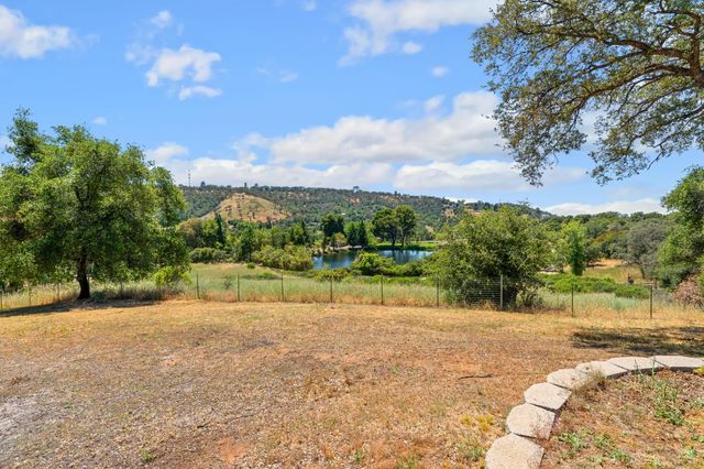 7500 Autumn Wind Ct, Newcastle, CA 95658