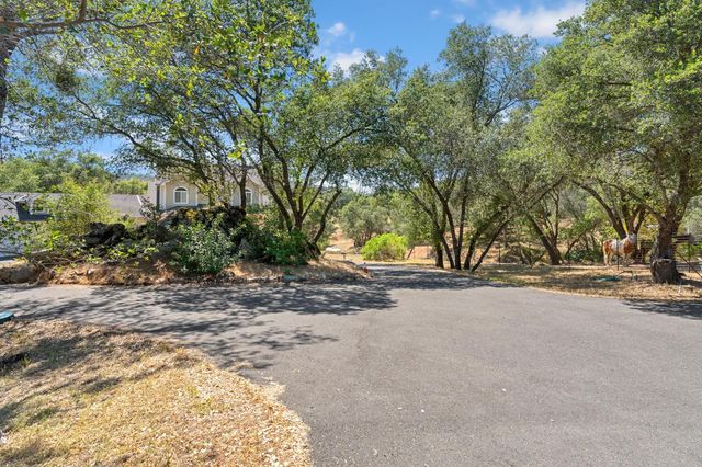 7500 Autumn Wind Ct, Newcastle, CA 95658