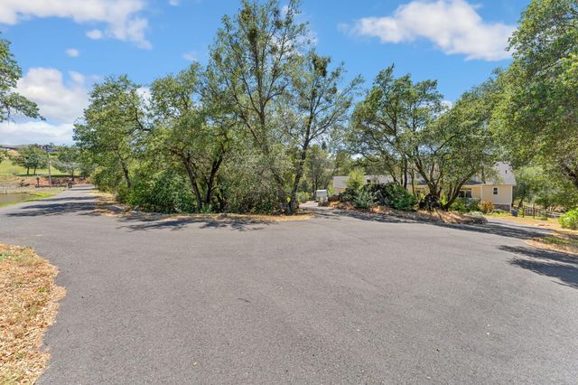 7500 Autumn Wind Ct, Newcastle, CA 95658