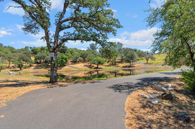 7500 Autumn Wind Ct, Newcastle, CA 95658
