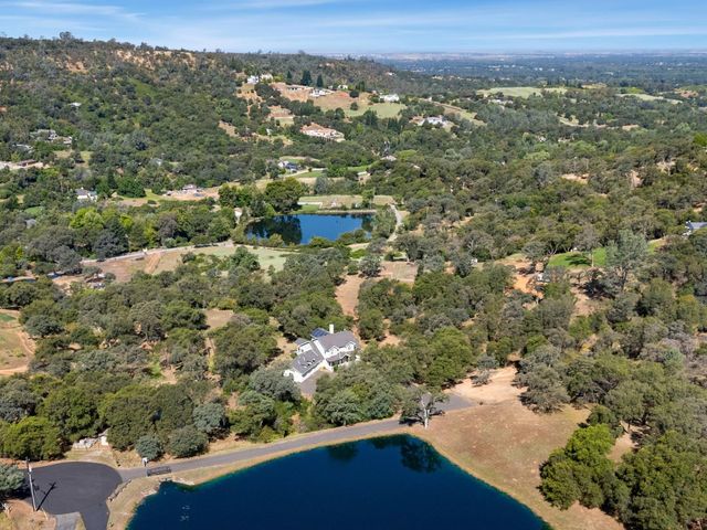 7500 Autumn Wind Ct, Newcastle, CA 95658