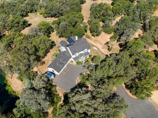 7500 Autumn Wind Ct, Newcastle, CA 95658