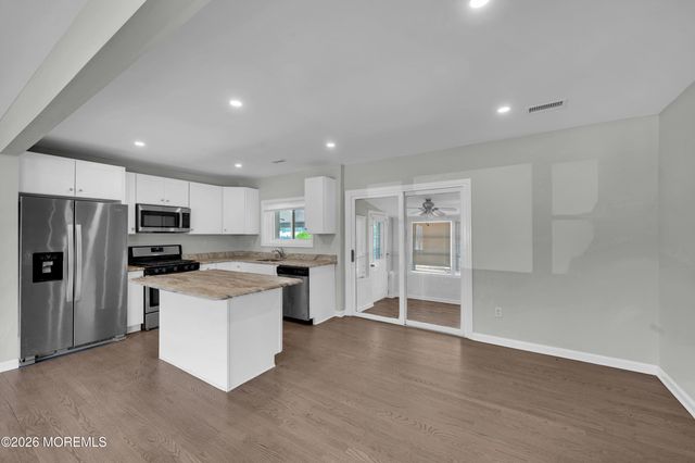 332 Beach Avenue, Beachwood, NJ 08722