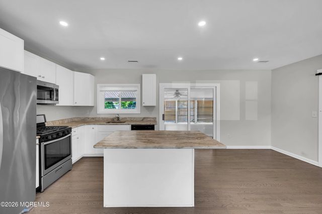 332 Beach Avenue, Beachwood, NJ 08722