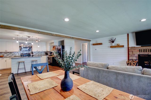 348 NE Harvest Drive, Oak Harbor, WA 98277