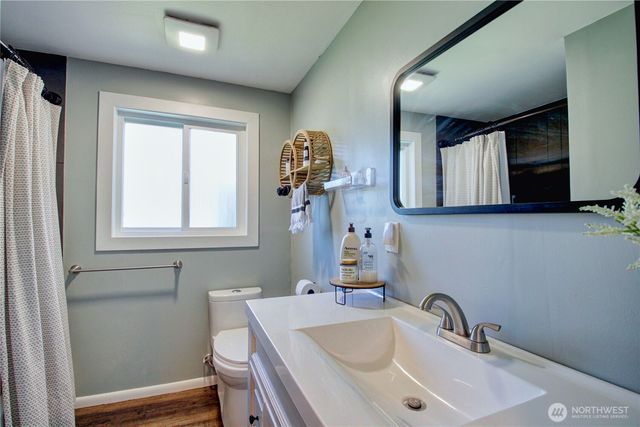 348 NE Harvest Drive, Oak Harbor, WA 98277