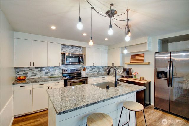 348 NE Harvest Drive, Oak Harbor, WA 98277