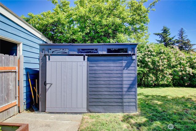 348 NE Harvest Drive, Oak Harbor, WA 98277