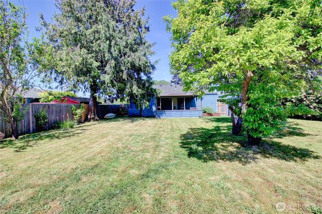 348 NE Harvest Drive, Oak Harbor, WA 98277