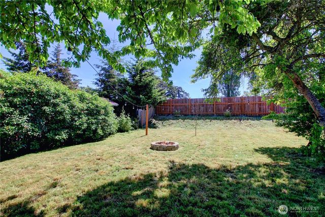 348 NE Harvest Drive, Oak Harbor, WA 98277