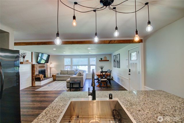 348 NE Harvest Drive, Oak Harbor, WA 98277