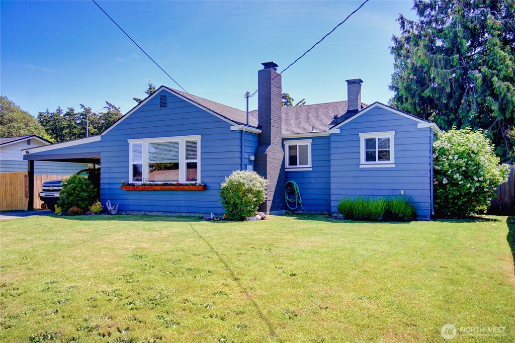 348 NE Harvest Drive, Oak Harbor, WA 98277