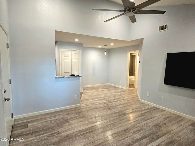 533 W GUADALUPE Road 2011, Mesa, AZ 85210