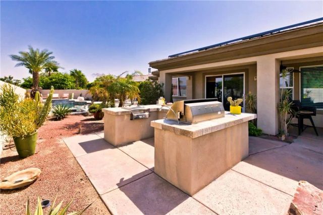 134 Tesori Drive, Palm Desert, CA 92211