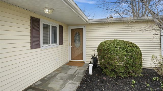 19 All Points Terrace, Holbrook, NY 11741