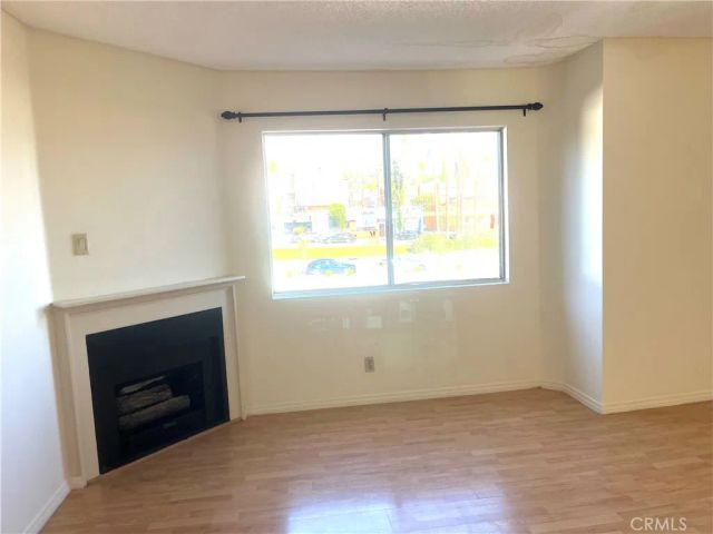 328 E Valencia Apt G, Burbank, CA 91502