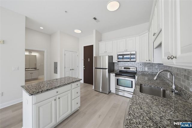 20 Ave At Port Imperial 536, West New York, NJ 07093