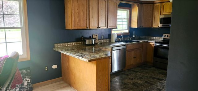 3525 Balsamwood Boulevard NW, Uniontown, OH 44685