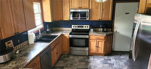 3525 Balsamwood Boulevard NW, Uniontown, OH 44685