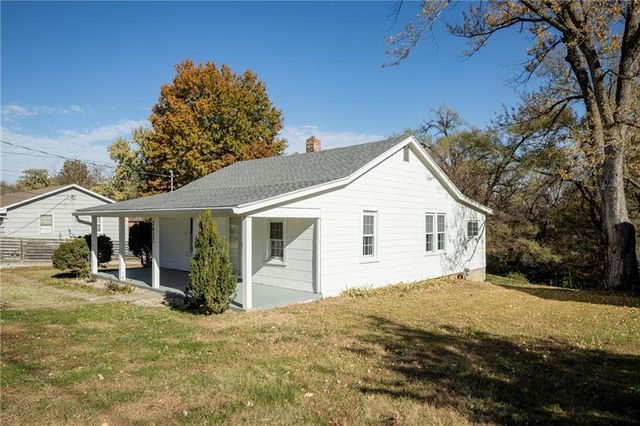 3637 N Monroe Avenue, Kansas City, MO 64117