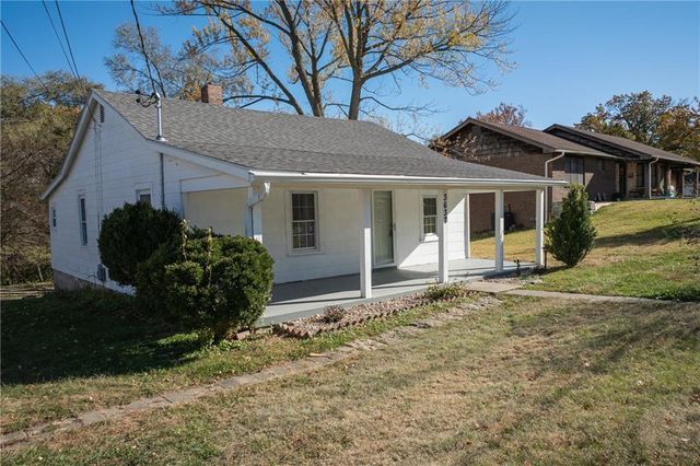 3637 N Monroe Avenue, Kansas City, MO 64117