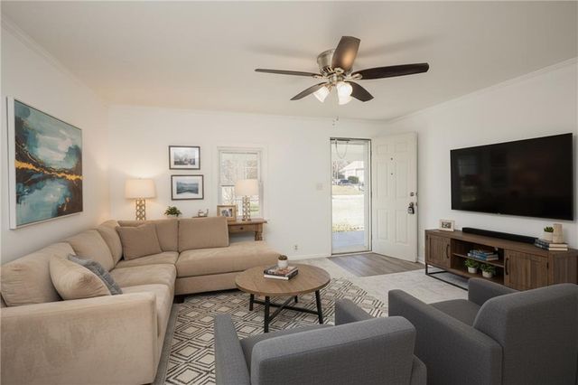 3637 N Monroe Avenue, Kansas City, MO 64117